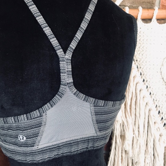 Lululemon Flow Y Bra IV - Picture 5 of 5